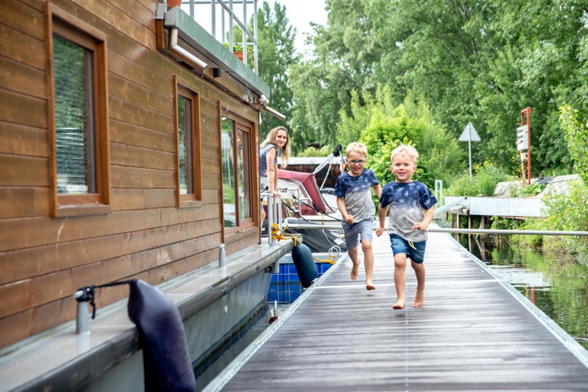Hotel Houseboat Bonanza Praga Zewnętrze zdjęcie